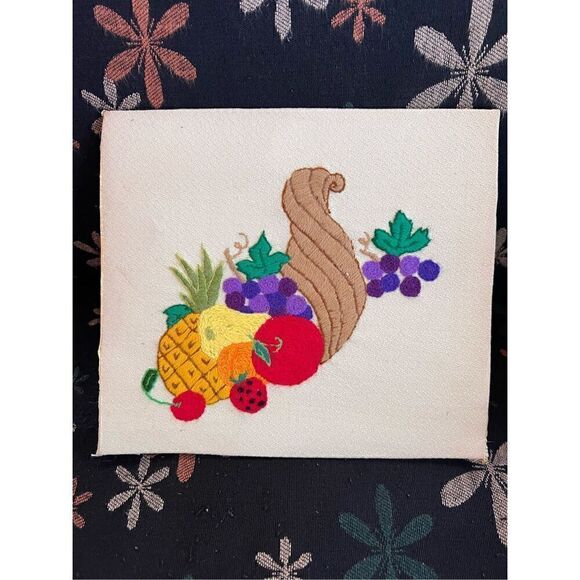 Vintage Cornucopia Crewel - Picture 1 of 3